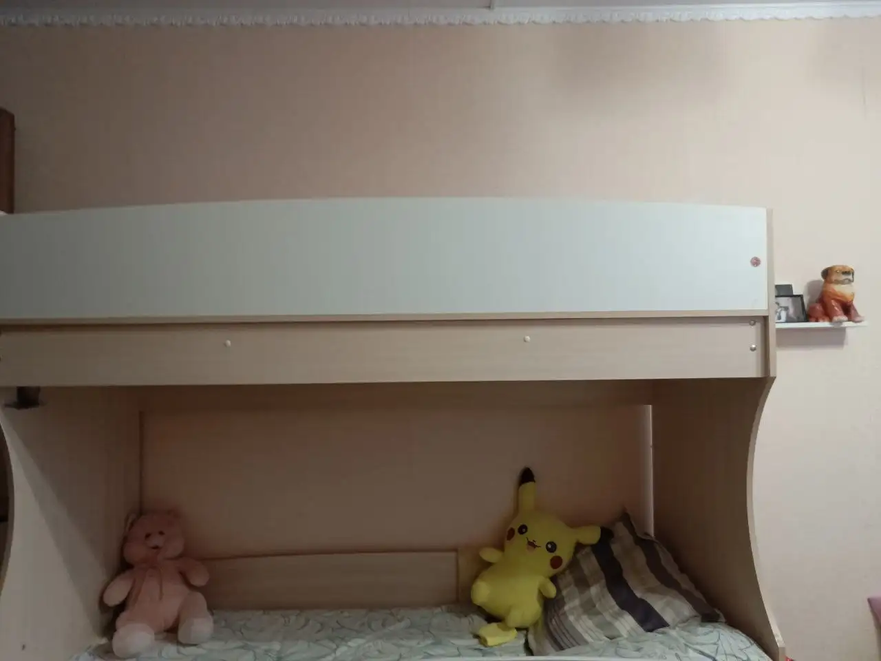 Продается детская двухъярусная кровать с матрасами - Детская мебель (Товары для детей) в Мытищи