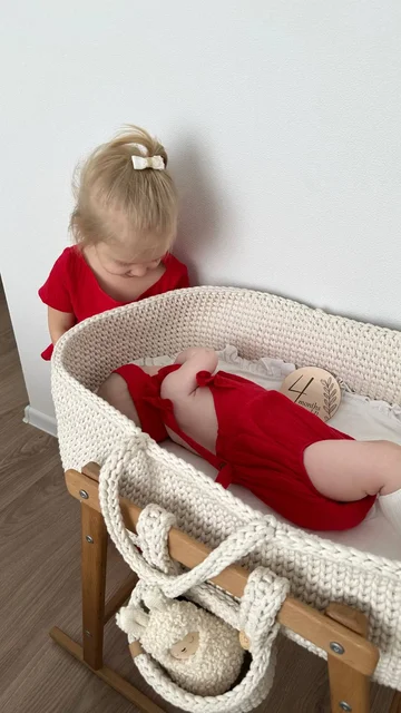 Продается вязанная люлечка с матрасиком - Развивающие игрушки в Мытищи