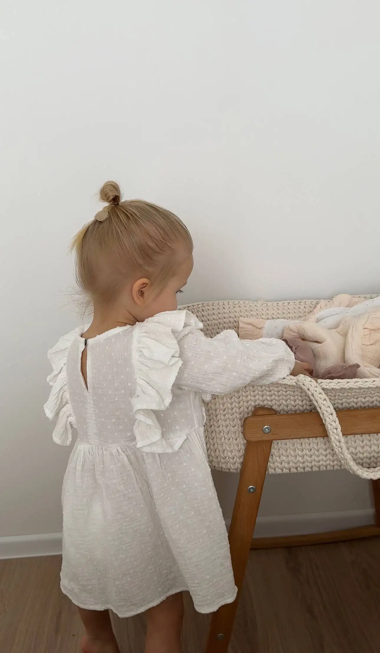 Продается вязанная люлечка с матрасиком - Товары для детей в Мытищи