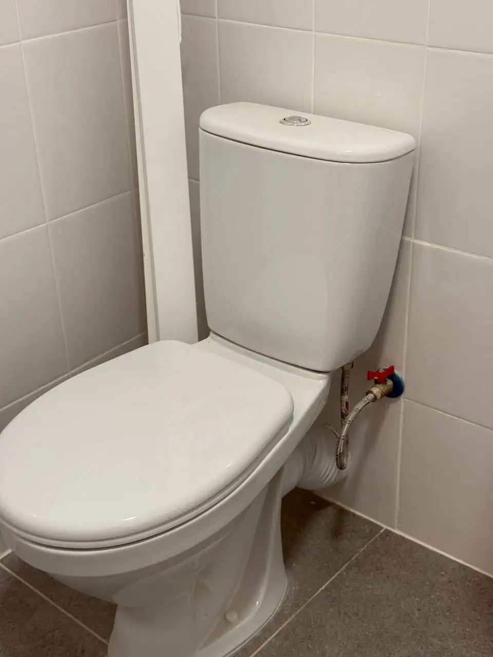 Продажа б/у унитаза от застройщика - Сантехника (Для дома и дачи) в Мытищи