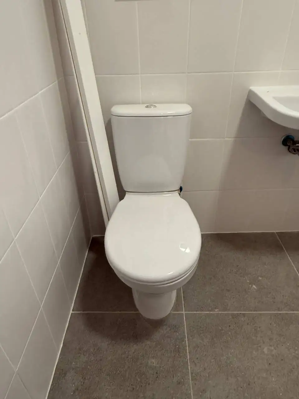 Продажа б/у унитаза от застройщика - Сантехника (Для дома и дачи) в Мытищи