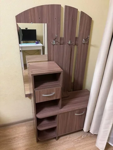 Прихожая с поврежденным крючком - частное объявление в Королев