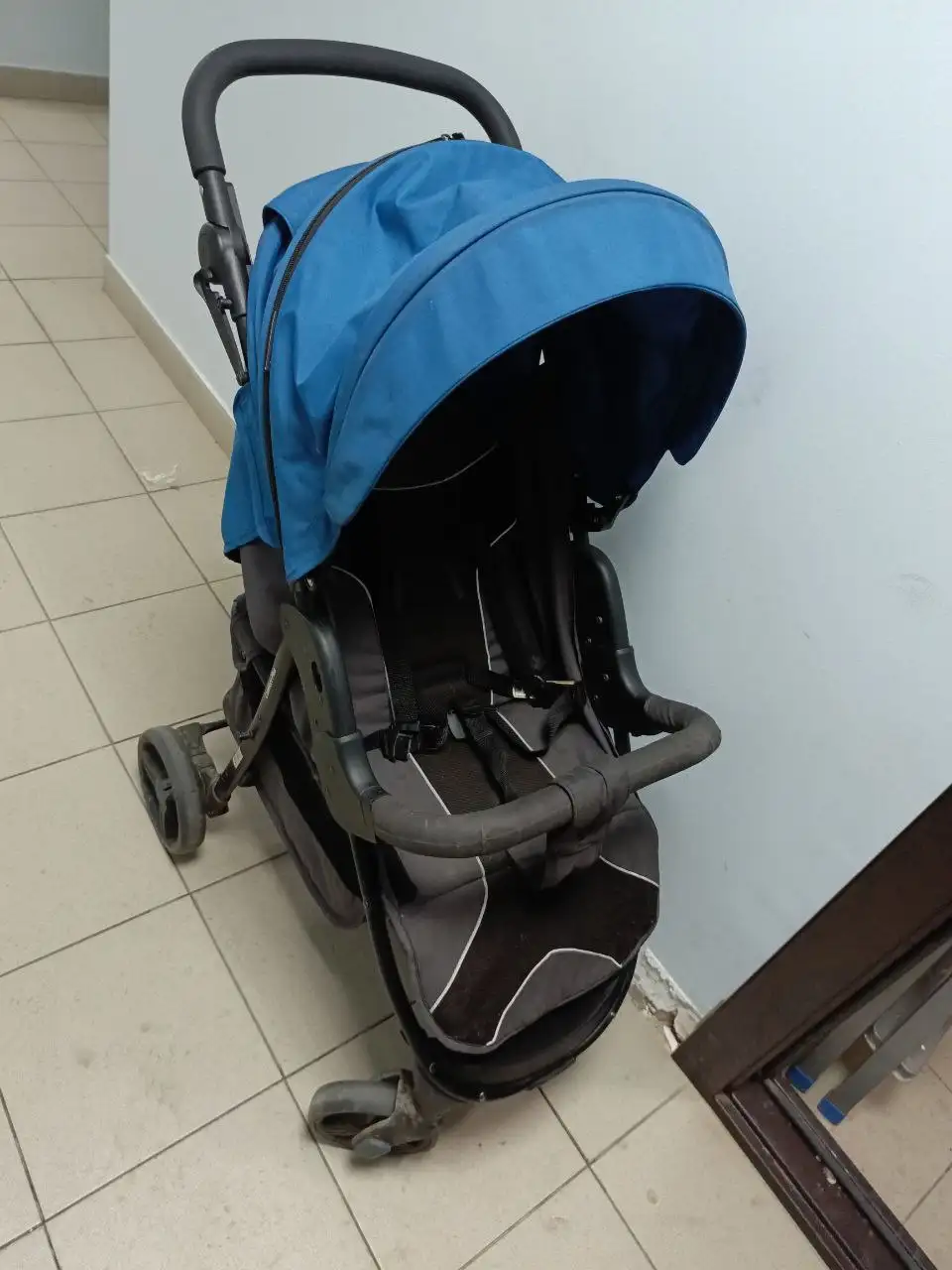 Продаётся коляска прогулочная - Коляски (Товары для детей) в Мытищи