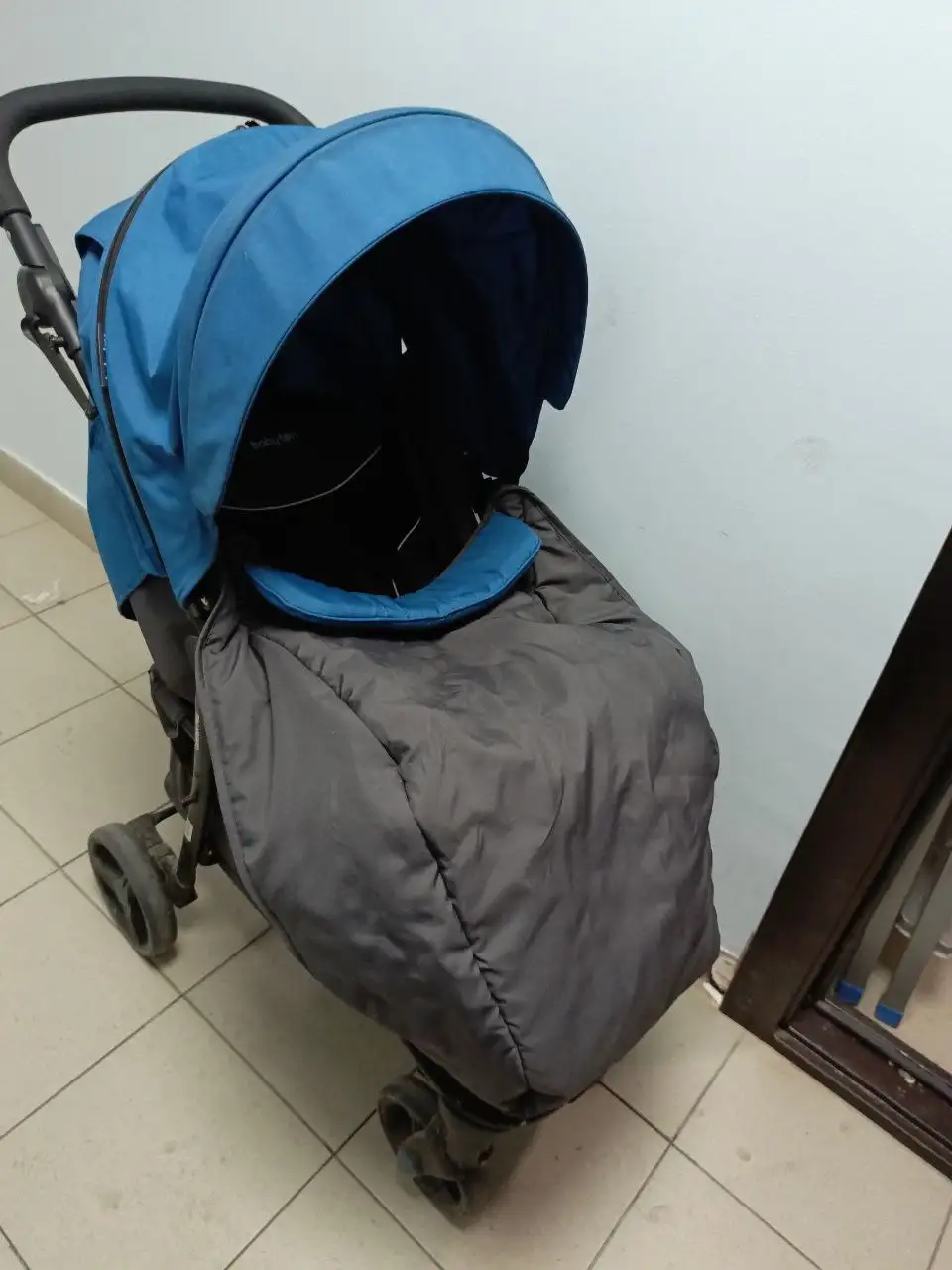 Продаётся коляска прогулочная - Коляски (Товары для детей) в Мытищи