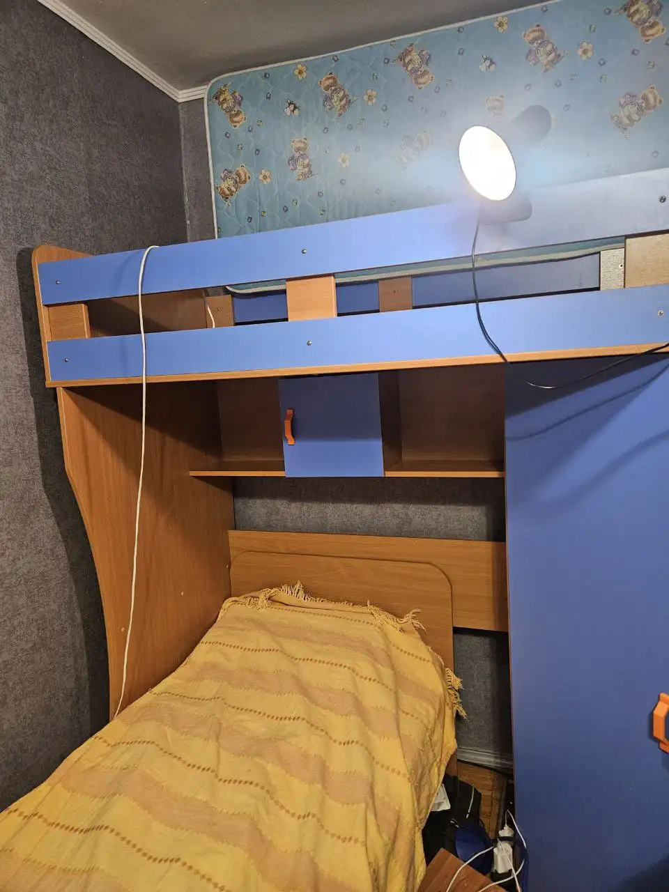 Двухъярусная кровать с шкафом и матрасами - Мебель (Для дома и дачи) в Мытищи