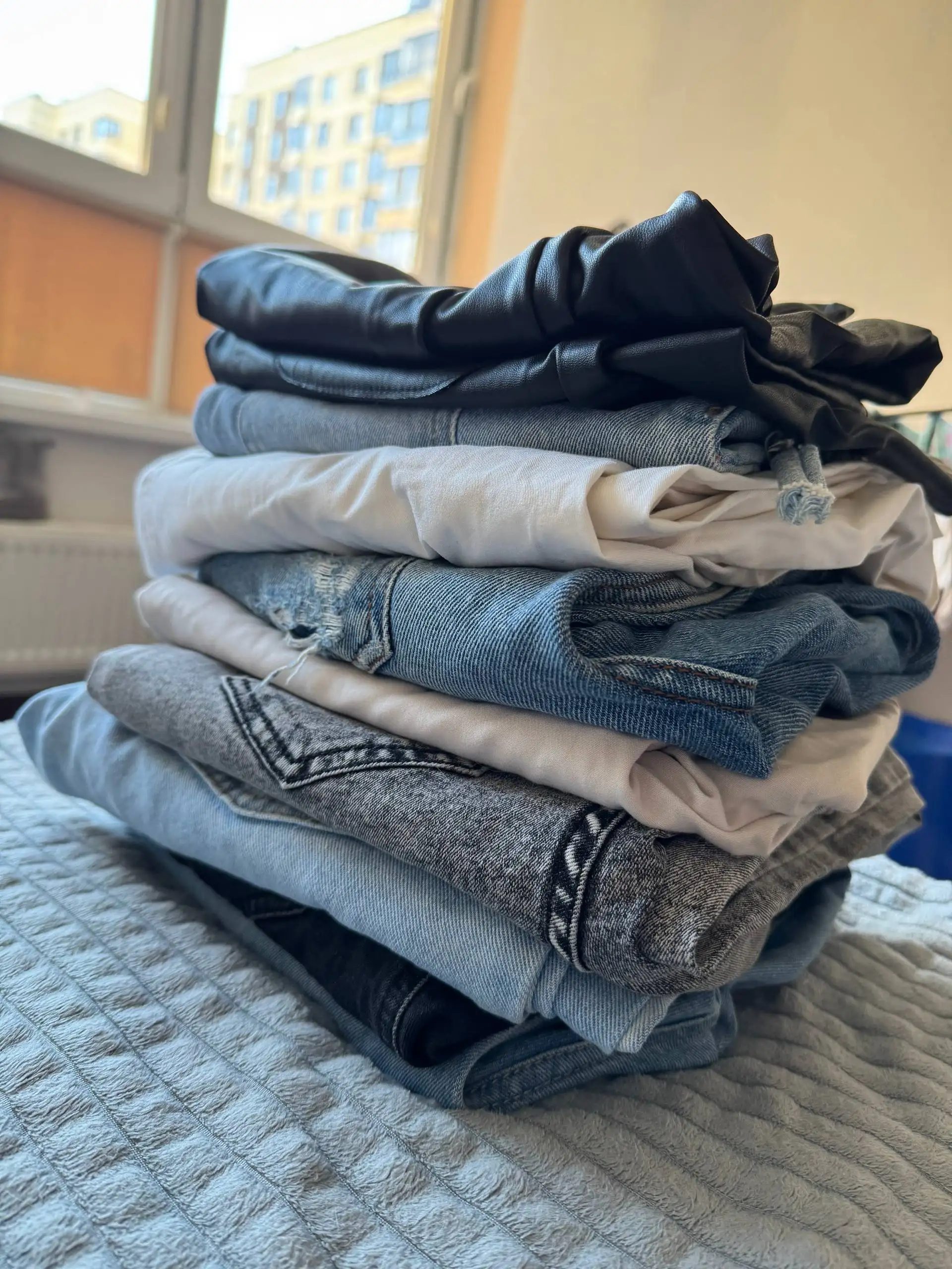 Продажа одежды пакетом: джинсы, брюки, юбки, лосины - Женская одежда (Одежда) в Мытищи