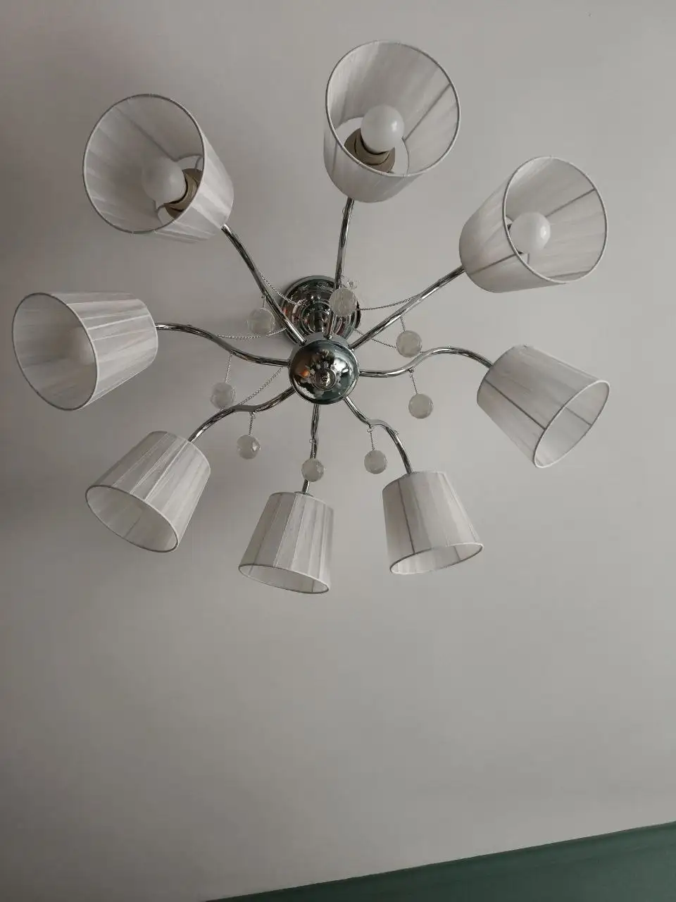 Продам люстру с цоколем E27 - Освещение (Для дома и дачи) в Мытищи