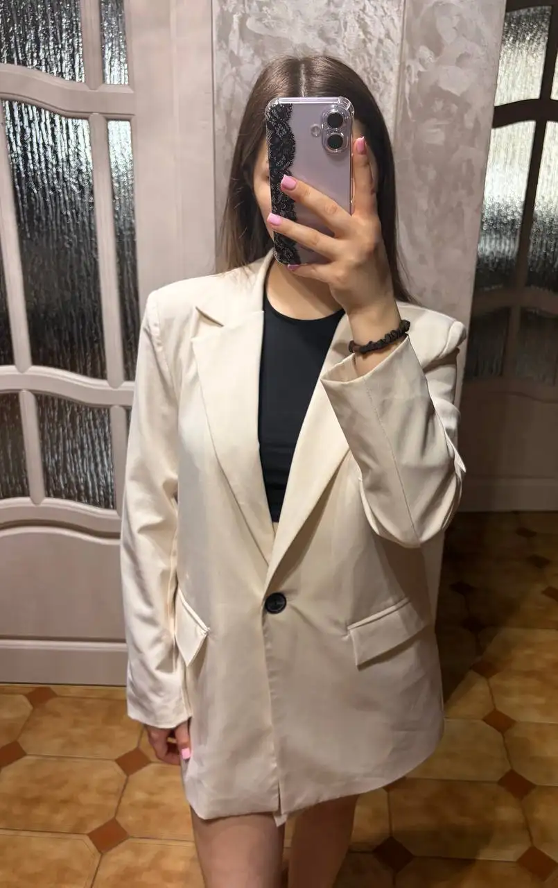 Костюм женский пиджак и юбка-шорты бежевый - Женская одежда (Одежда) в Мытищи