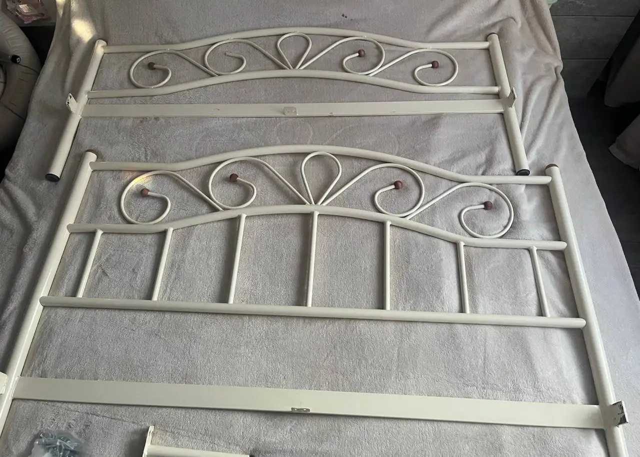 Продается металлическая кровать 140х200 - Мебель (Для дома и дачи) в Мытищи