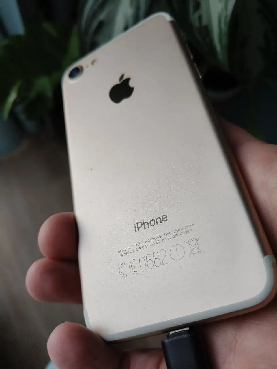 Айфон 7 128гб с разбитым стеклом - Смартфоны (Электроника) в Мытищи