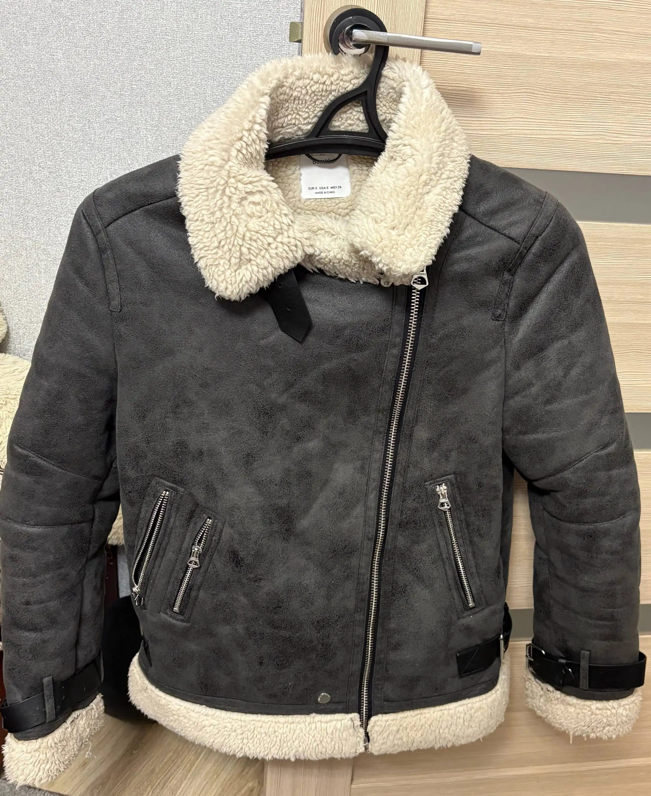 Кожанка женская, размер S - Верхняя одежда (Одежда) в Мытищи