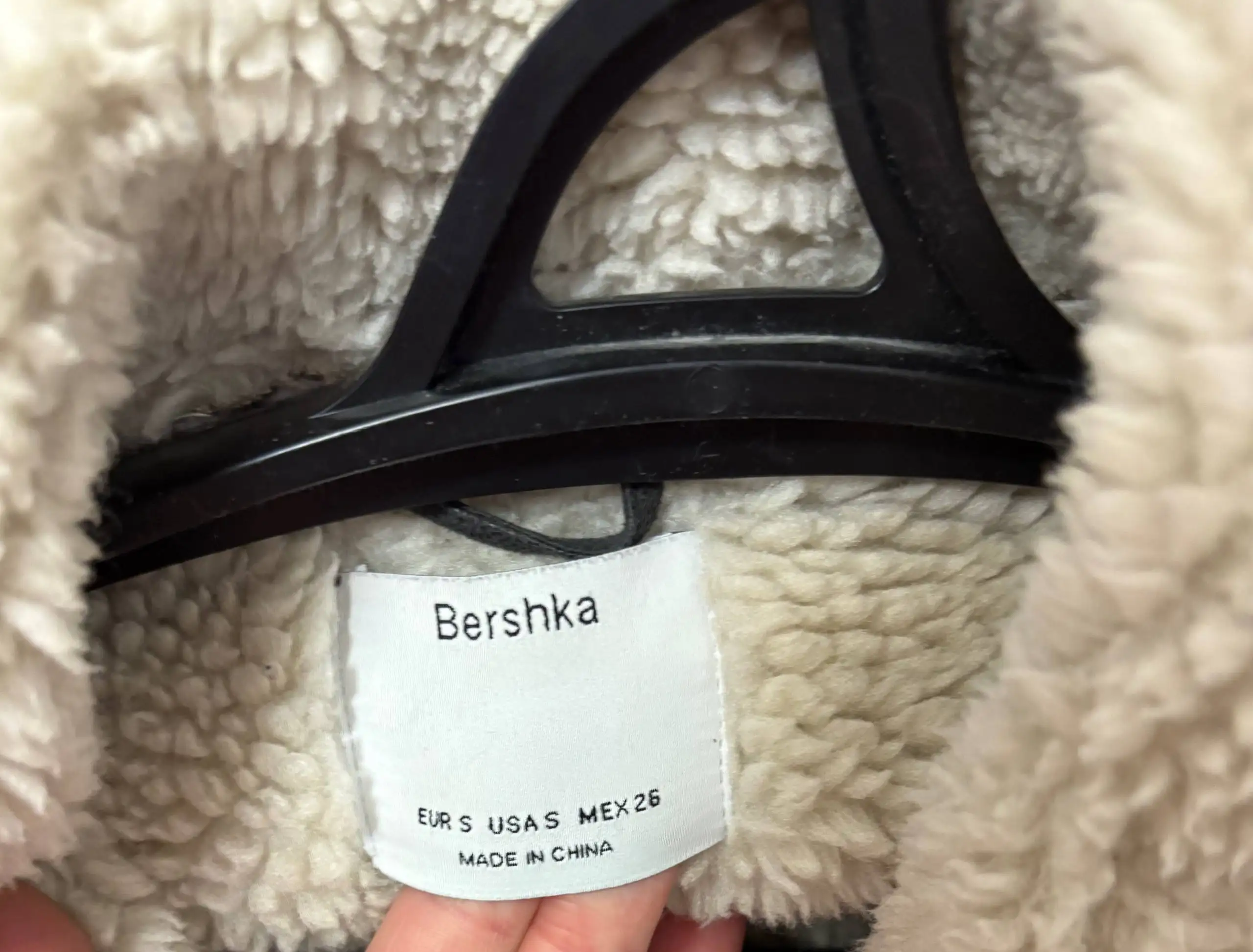 Кожанка женская, размер S - Верхняя одежда (Одежда) в Мытищи