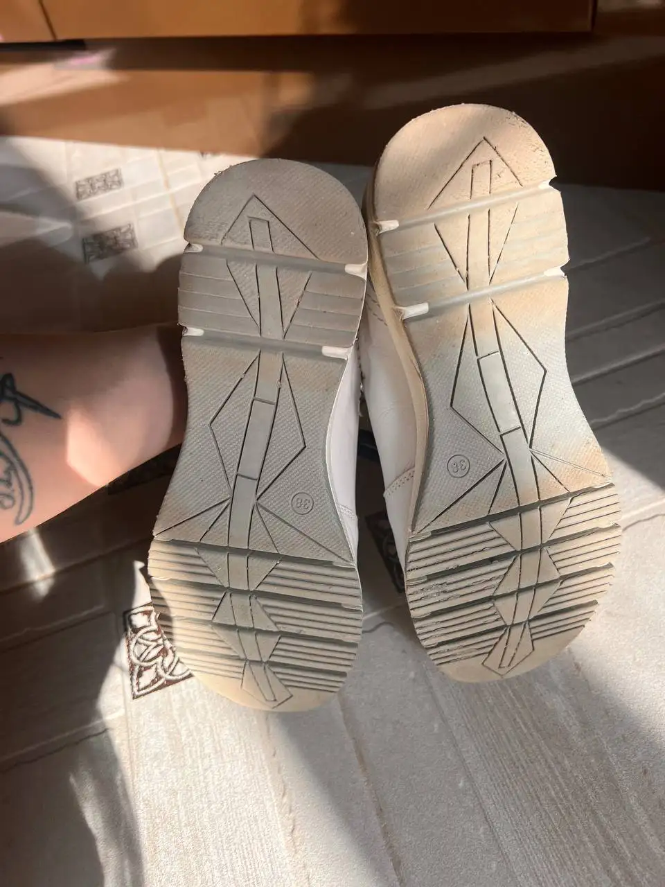 Кроссовки женские 38 размера, состояние хорошее - Обувь (Одежда) в Мытищи