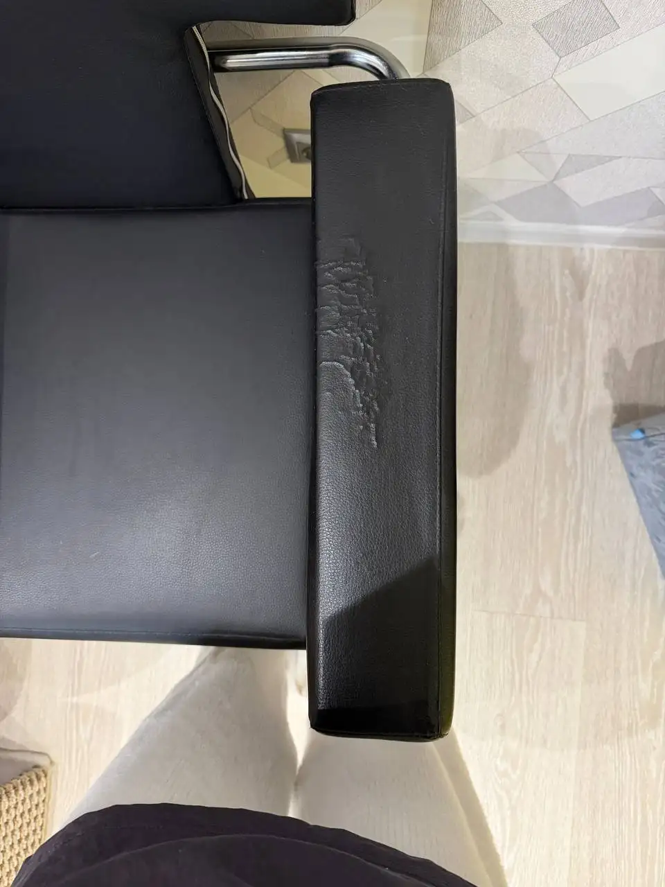 Парикмахерское кресло в хорошем состоянии - Парикмахерское оборудование (Готовый бизнес и оборудование) в Королёв