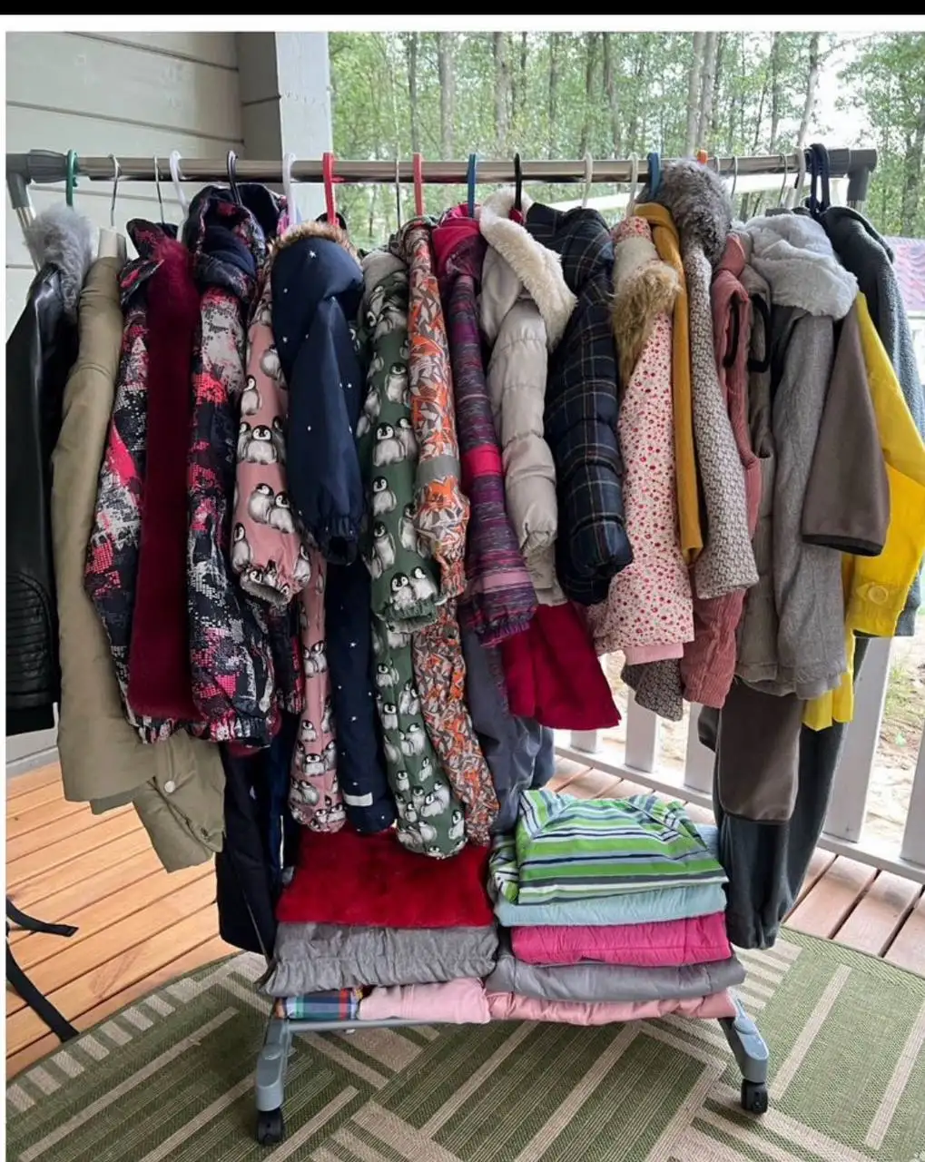 Продам и отдам верхнюю одежду для детей и взрослых - Верхняя одежда (Одежда) в Мытищи
