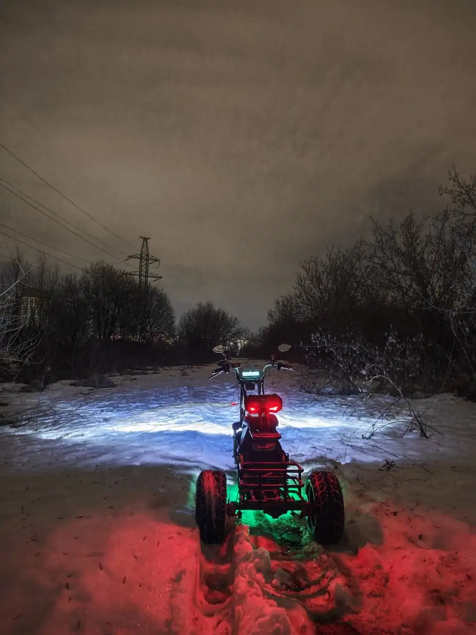 Продам электро 3000W, комплект зимней резины, зарядное устройство - Аксессуары и запчасти (Электроника) в Мытищи