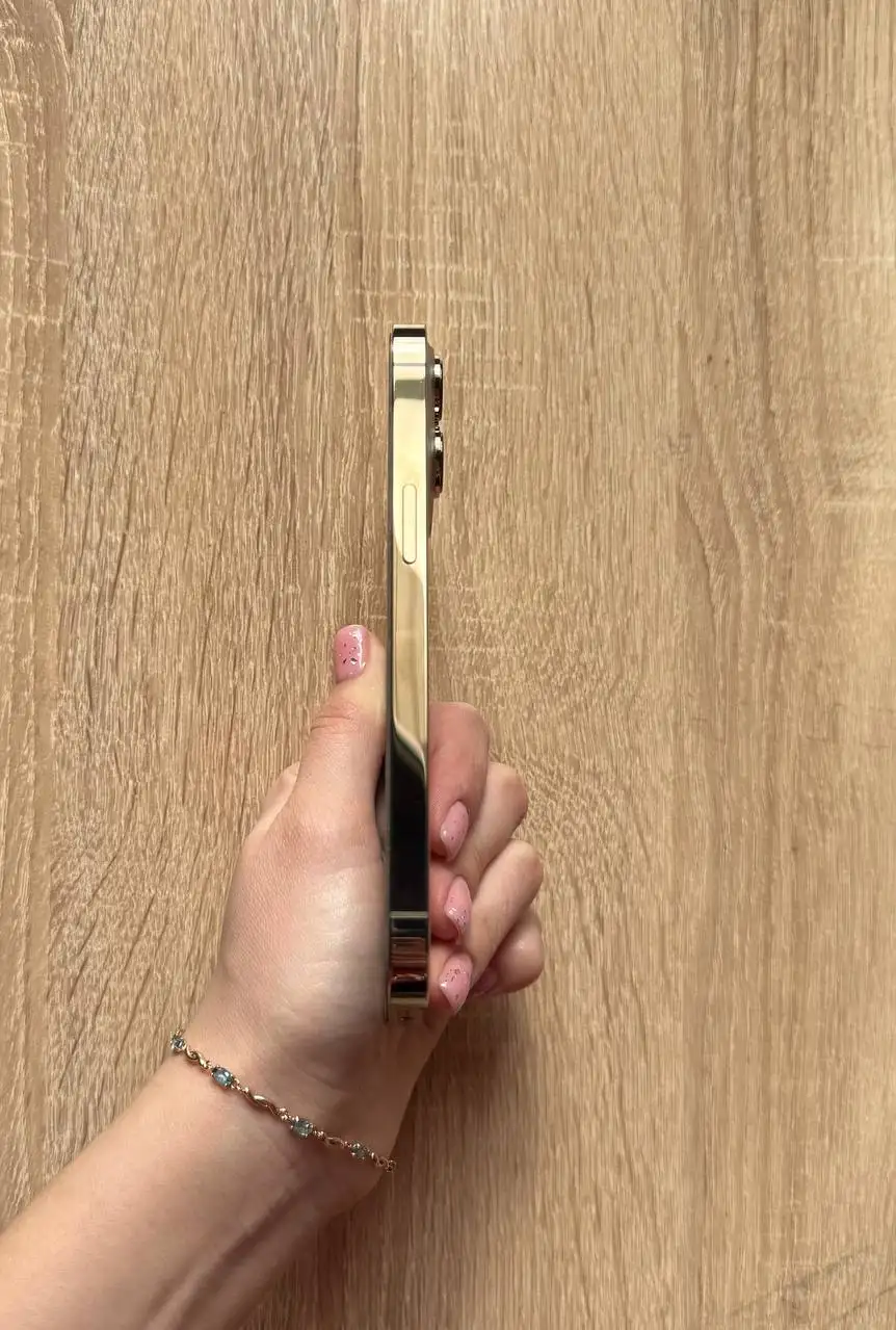 Продажа iPhone 13 Pro 256 Гб золотого цвета - Смартфоны (Электроника) в Королёв