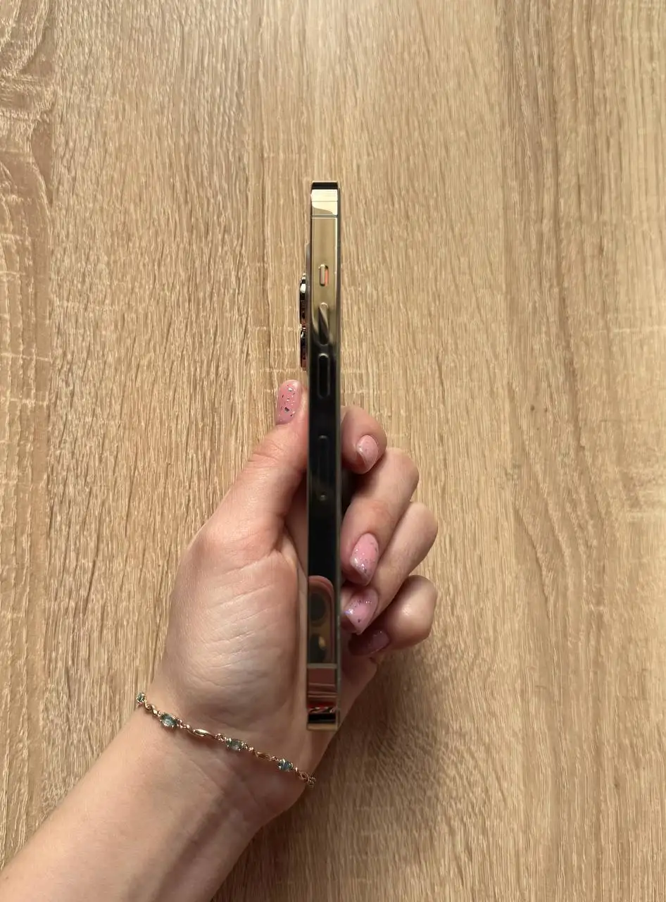 Продажа iPhone 13 Pro 256 Гб золотого цвета - Смартфоны (Электроника) в Королёв