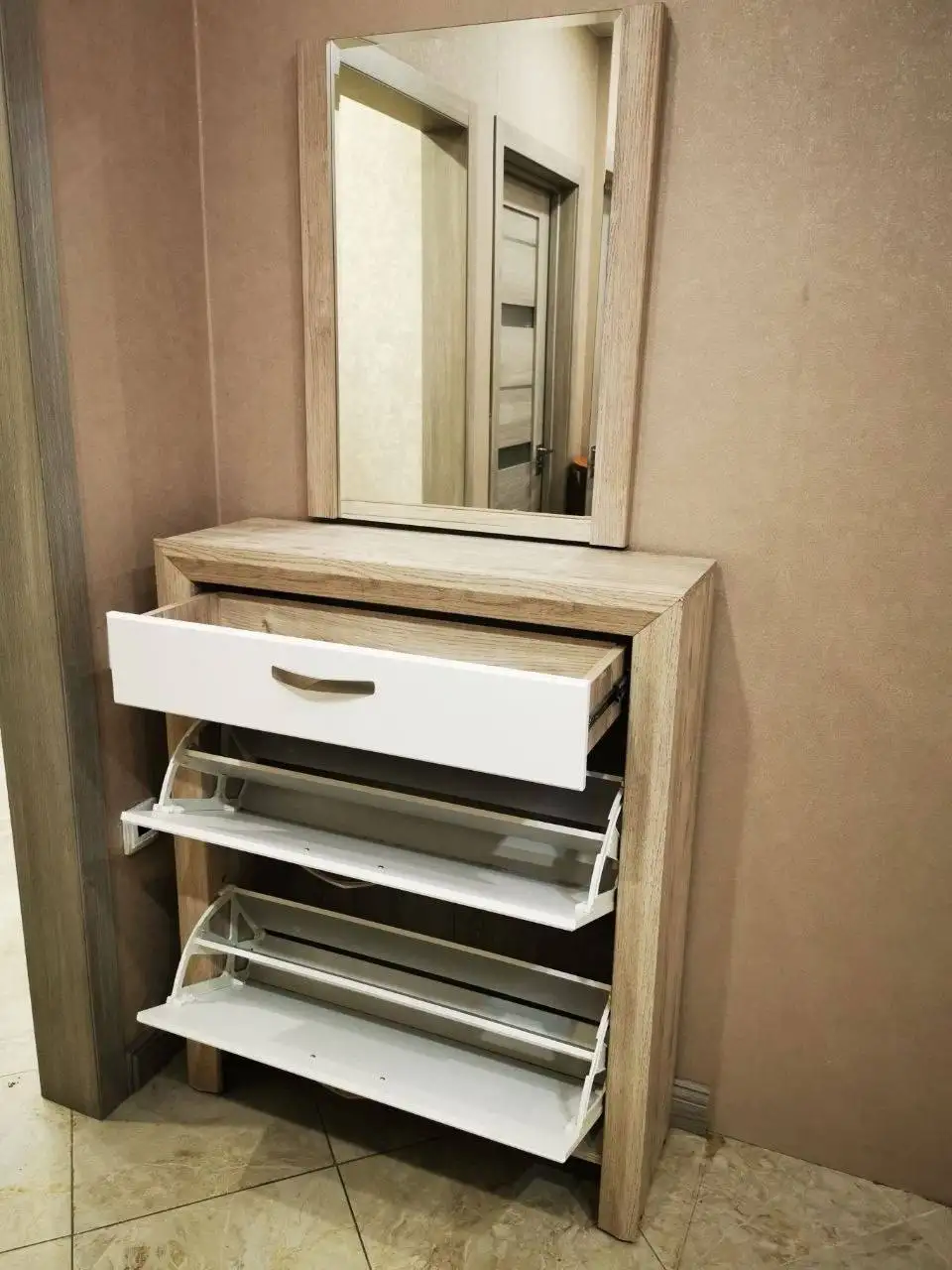 Стильная обувница для прихожей б/у с зеркалом - Мебель (Для дома и дачи) в Мытищи