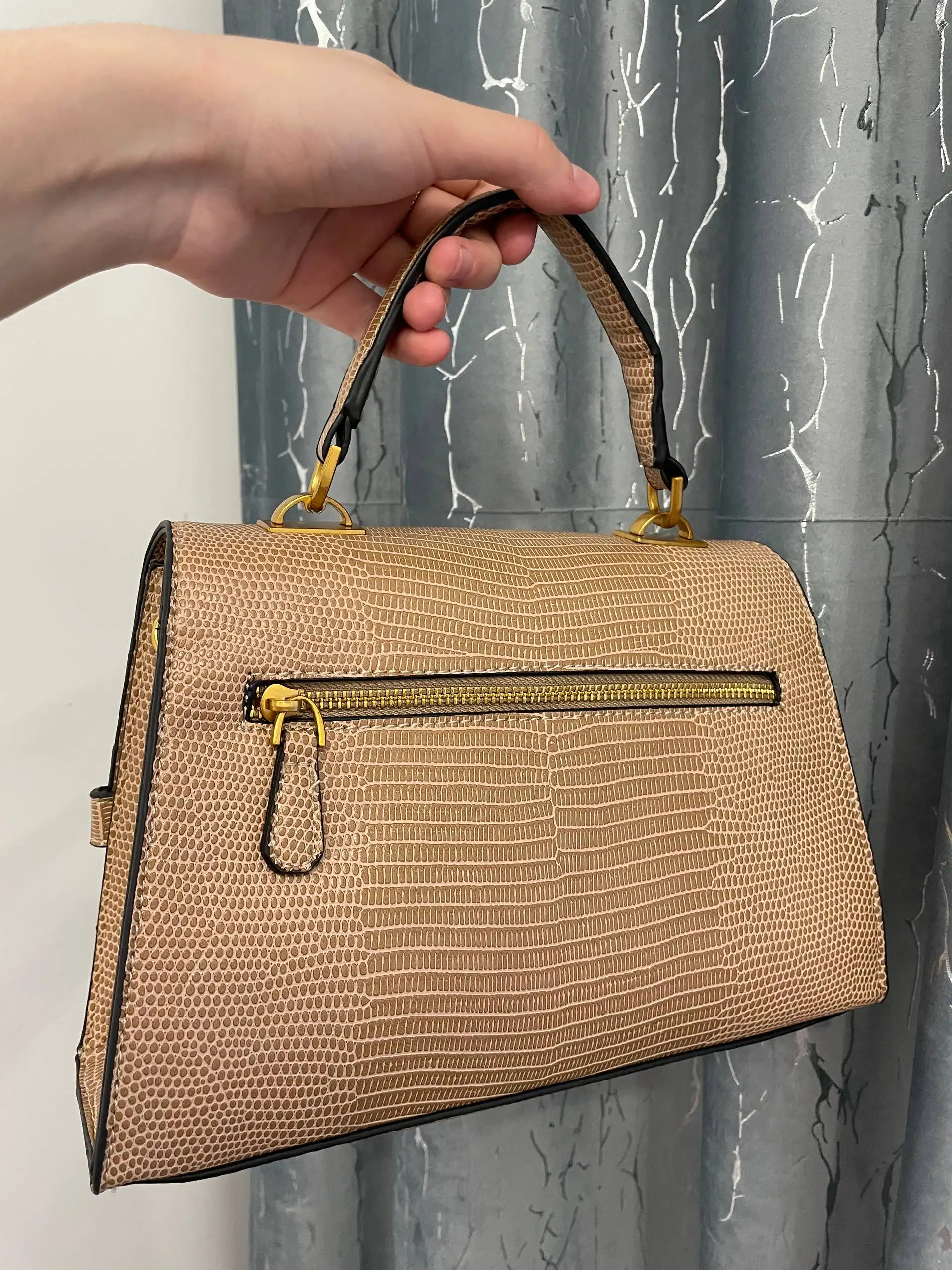 Сумка Guess оригинал - Сумки (Одежда) в Мытищи