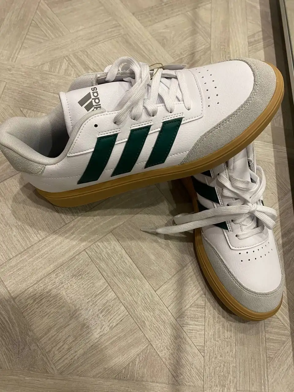 Новые кроссовки Adidas - Обувь (Одежда) в Мытищи