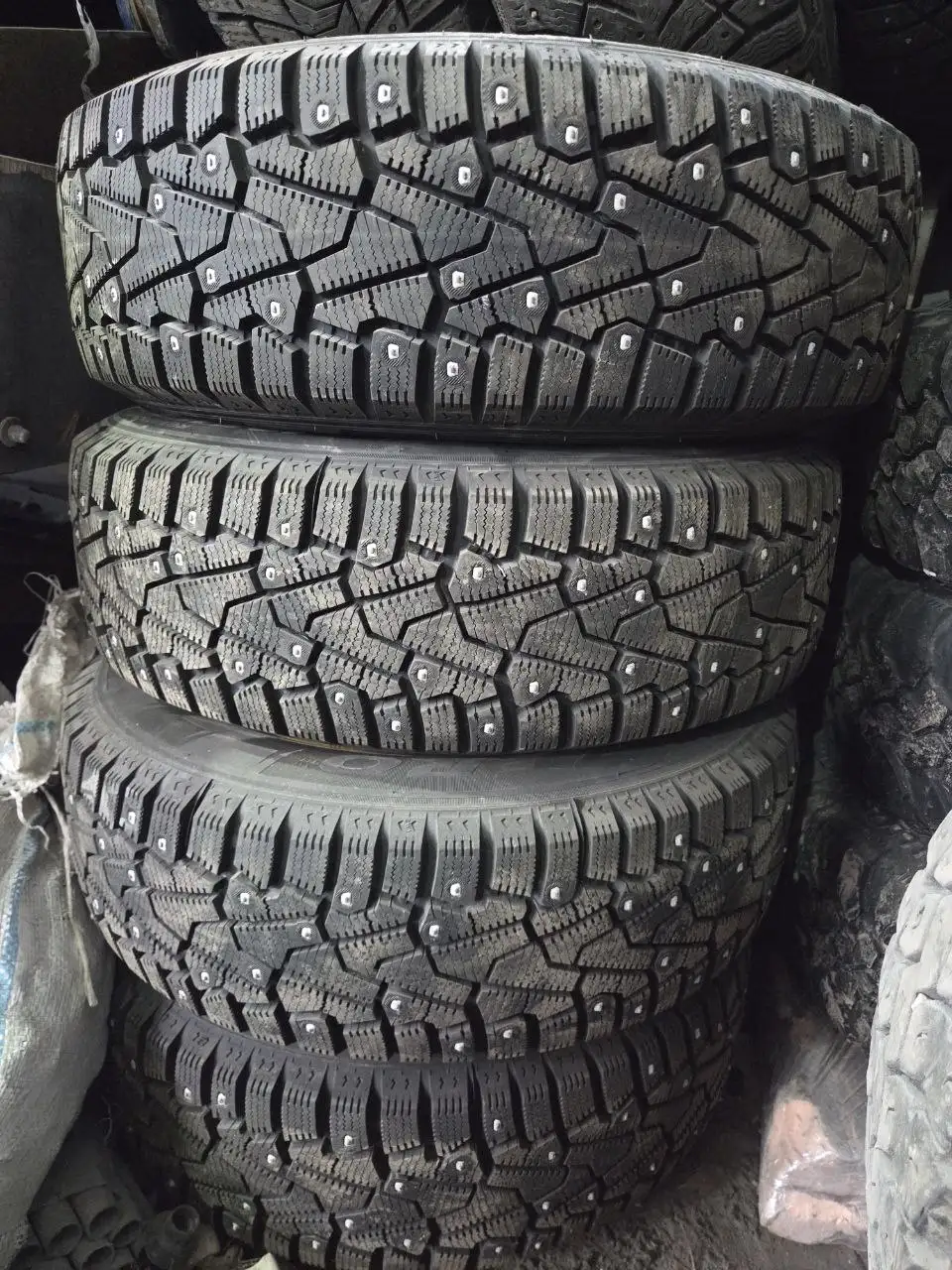 Продажа зимней и летней резины Pirelli и Continental - Шины и диски (Запчасти) в Мытищи