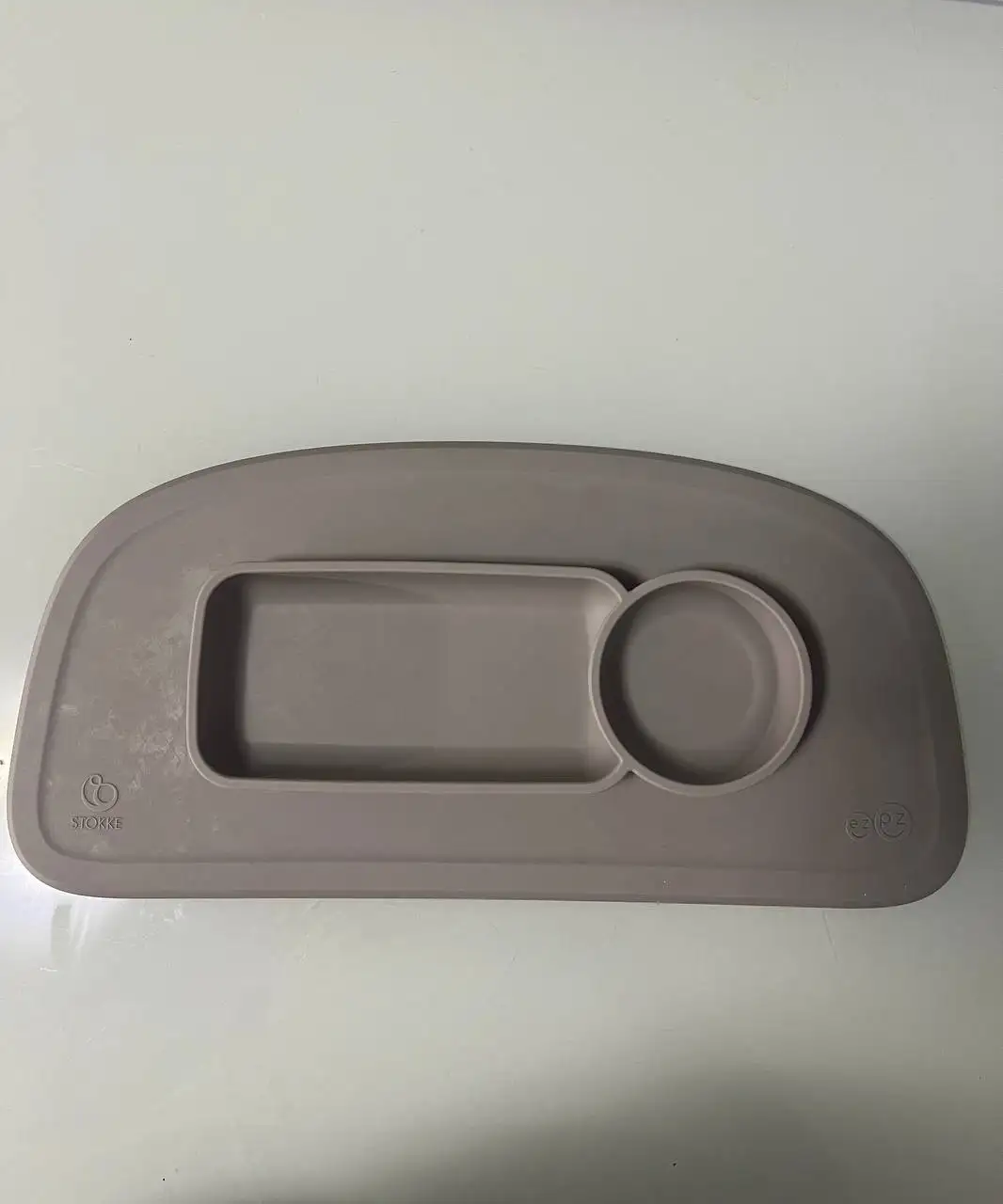 Силиконовая тарелка/подложка EZPZ для подноса Stokke Tray - Посуда и аксессуары для кормления (Товары для детей) в Мытищи