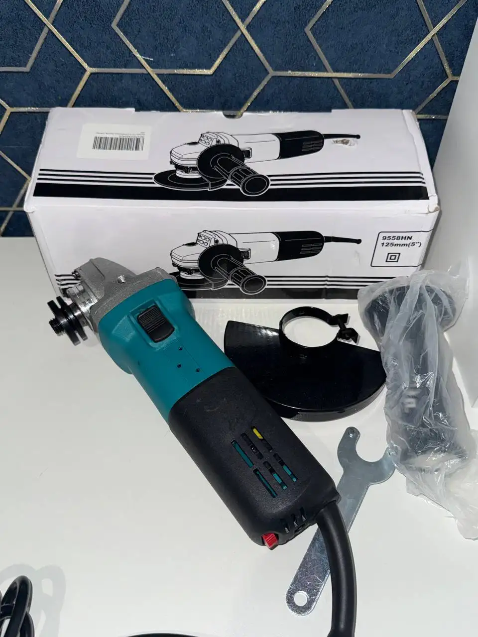 Болгарка Makita 9558 с регулировкой оборотов - Электроинструменты (Готовый бизнес и оборудование) в Ивантеевка