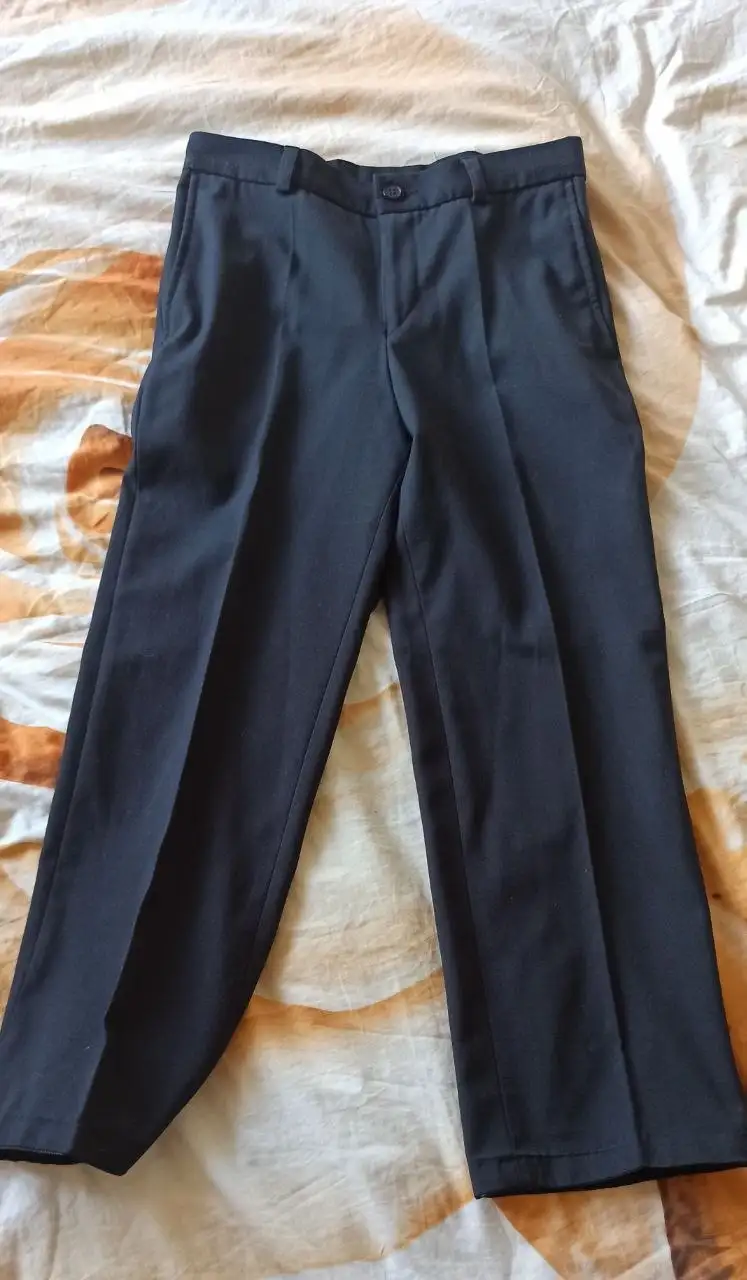 Школьные брюки темно-серые р.128 (как черные) б/у - Школьные брюки (Товары для детей) в Мытищи