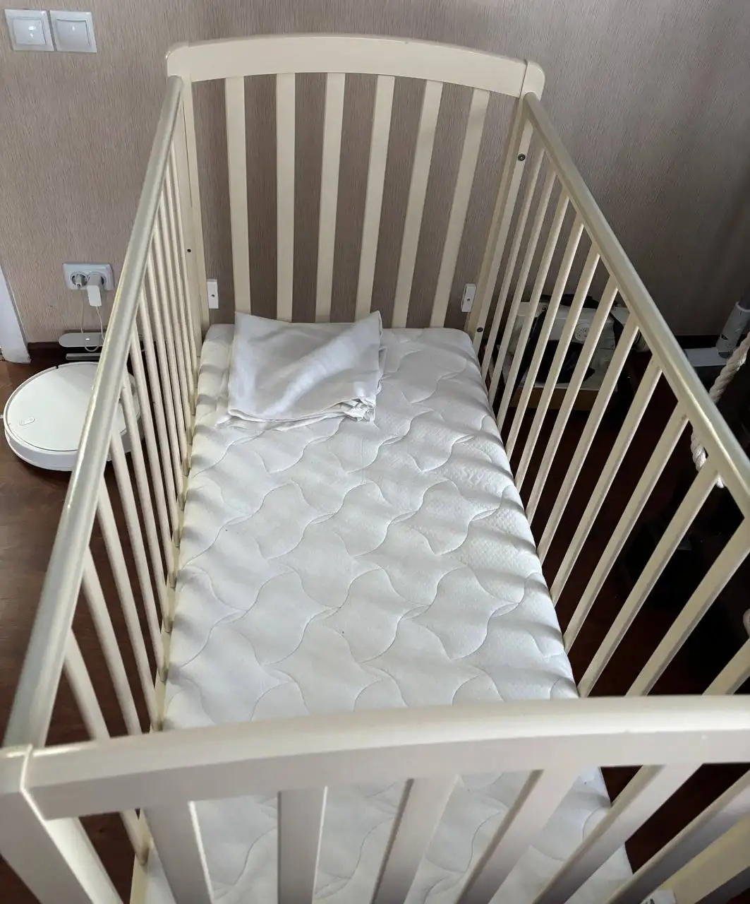 Детская кроватка с матрасом маятником и ящиками - Кроватки и манежи (Товары для детей) в Мытищи