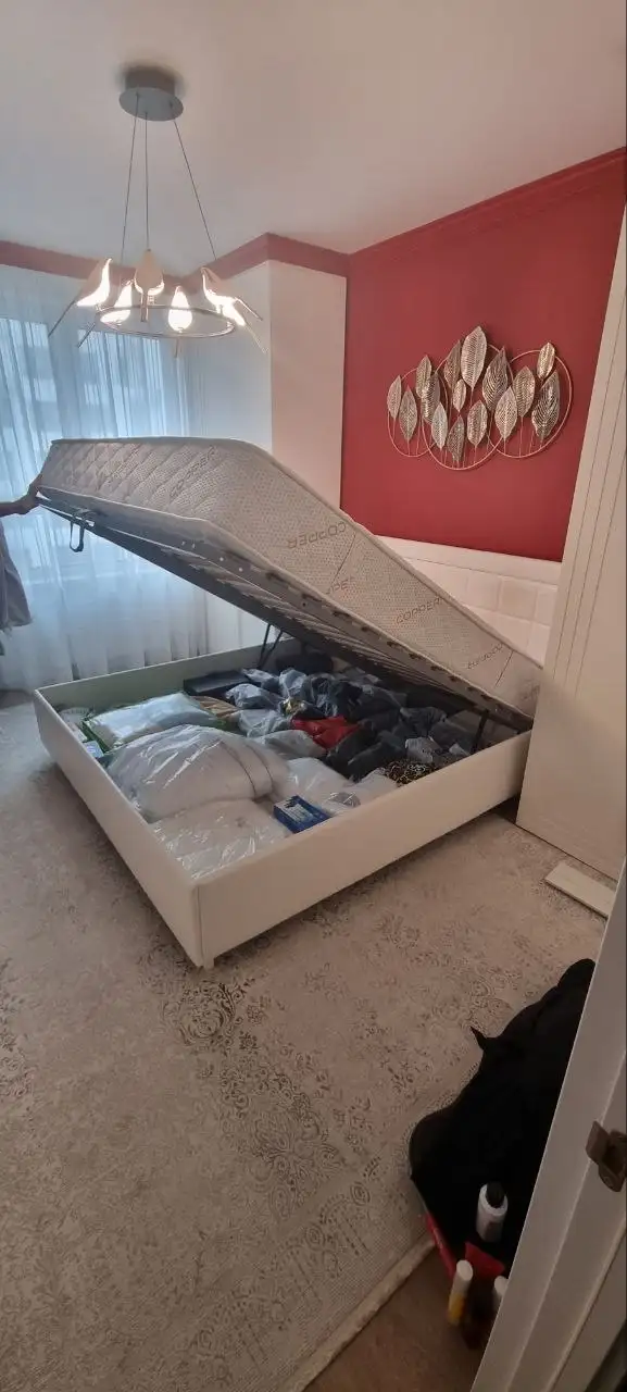 Продам кровать с матрасом 180x200 - Мебель (Для дома и дачи) в Мытищи