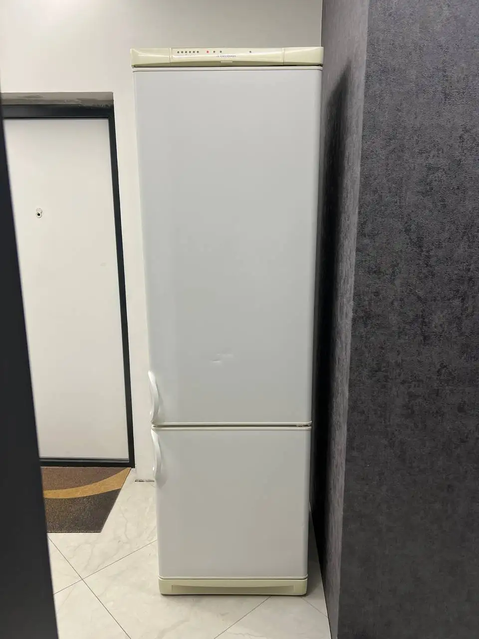 Холодильник Electrolux Model ER9002B - Холодильники (Электроника) в Мытищи