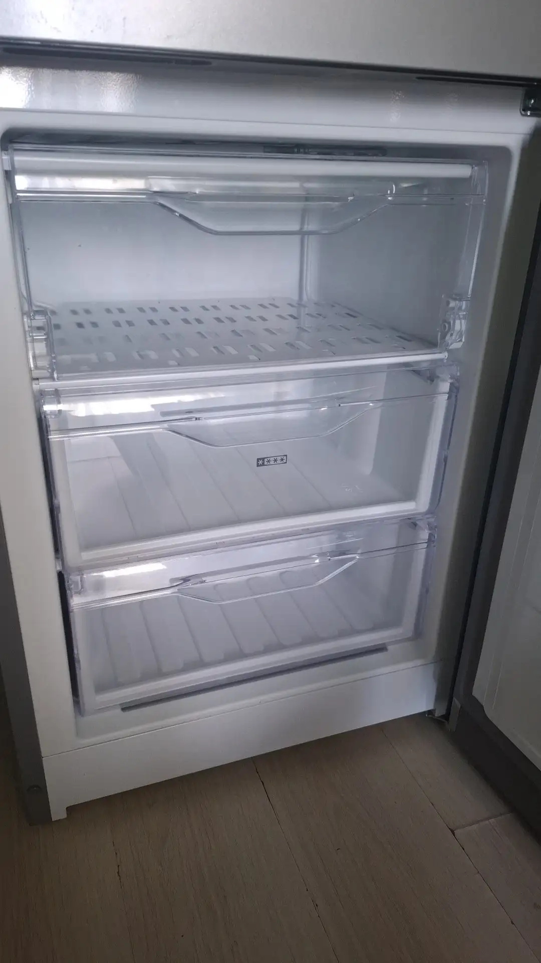 Холодильник Indesit is 4160s в Ивантеевке - Крупная бытовая техника (Электроника) в Ивантеевка