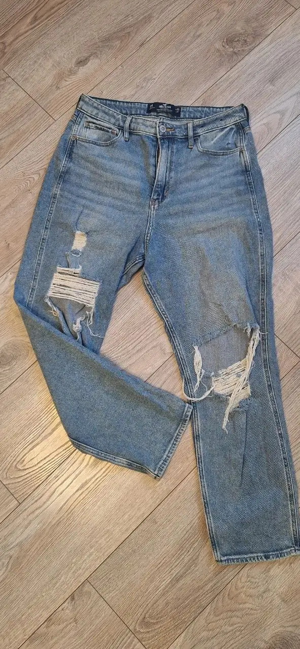 Продам пакет брендовой одежды: джинсы Hollister и худи Levi's - Пакетом (Одежда) в Мытищи