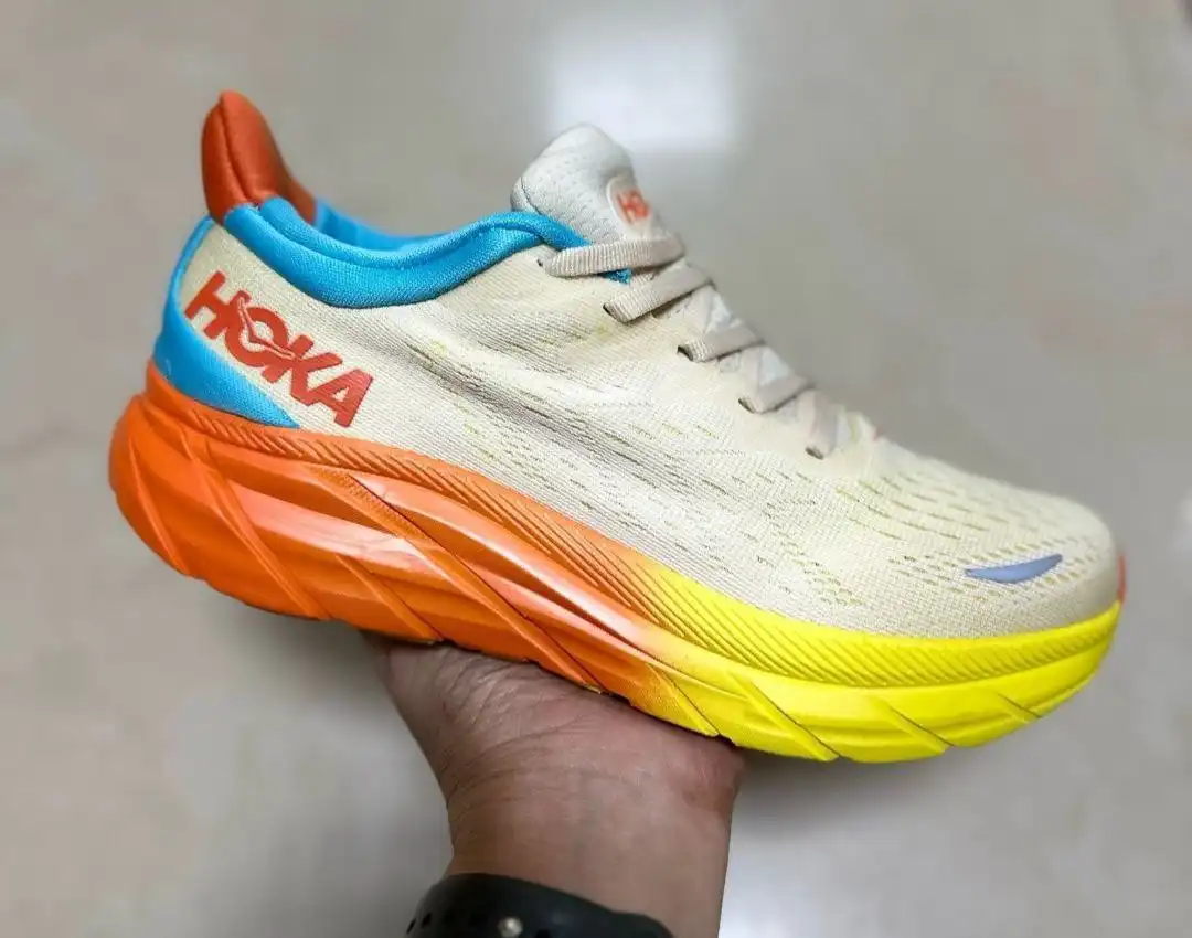 Кроссовки разных размеров