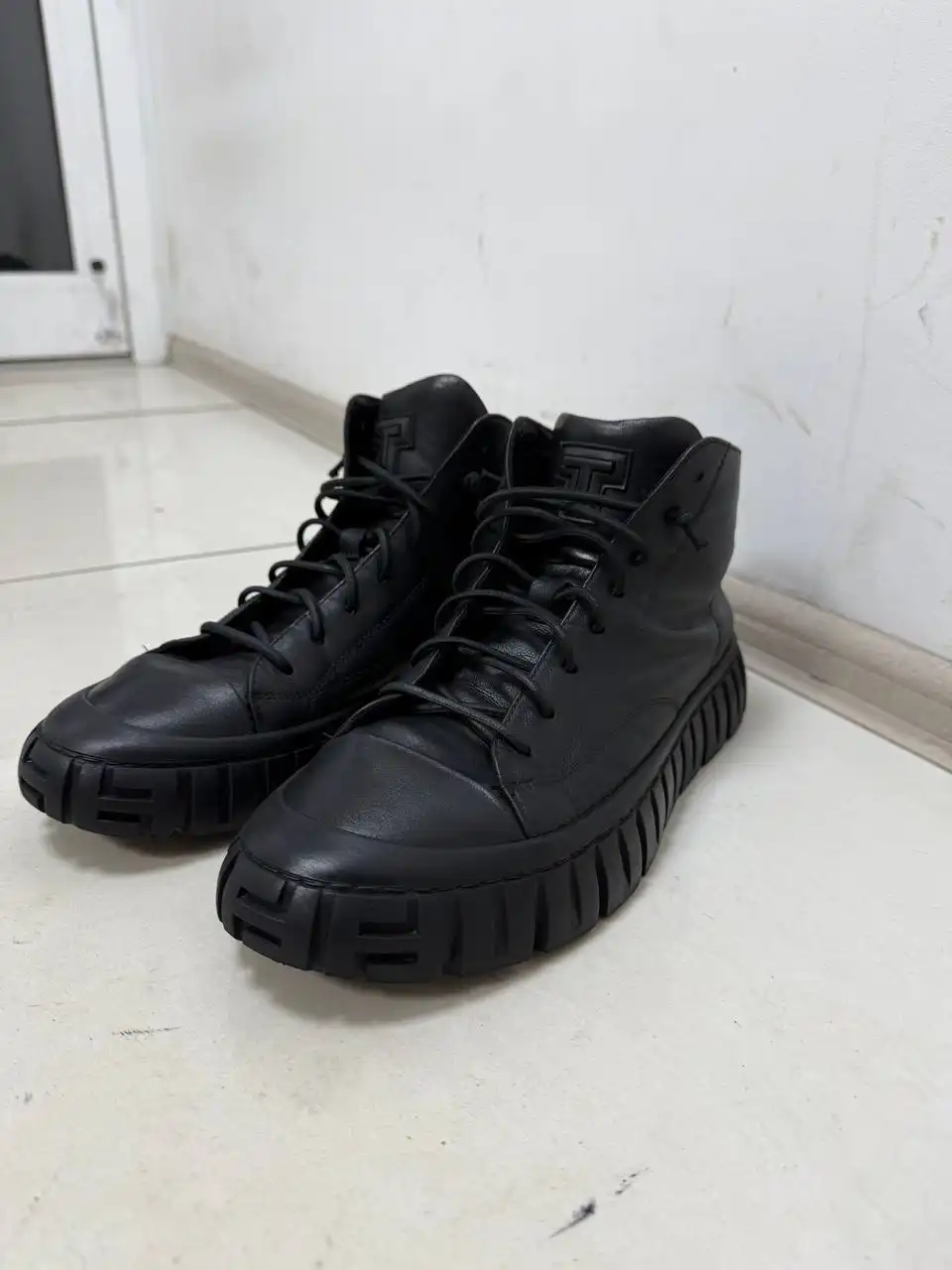 Продам ботинки Romitan 43 размер кожаные