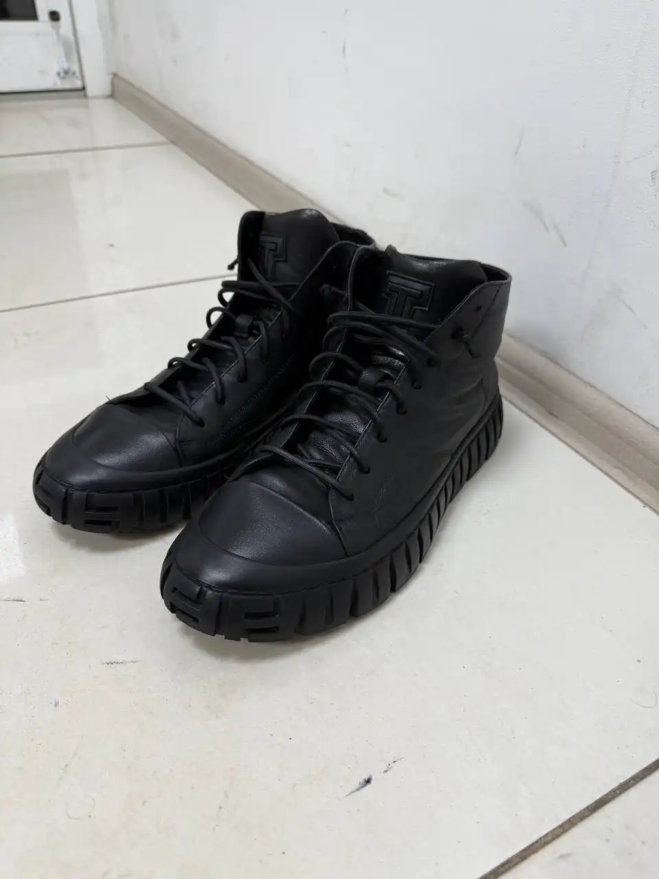 Продам ботинки Romitan 43 размер кожаные