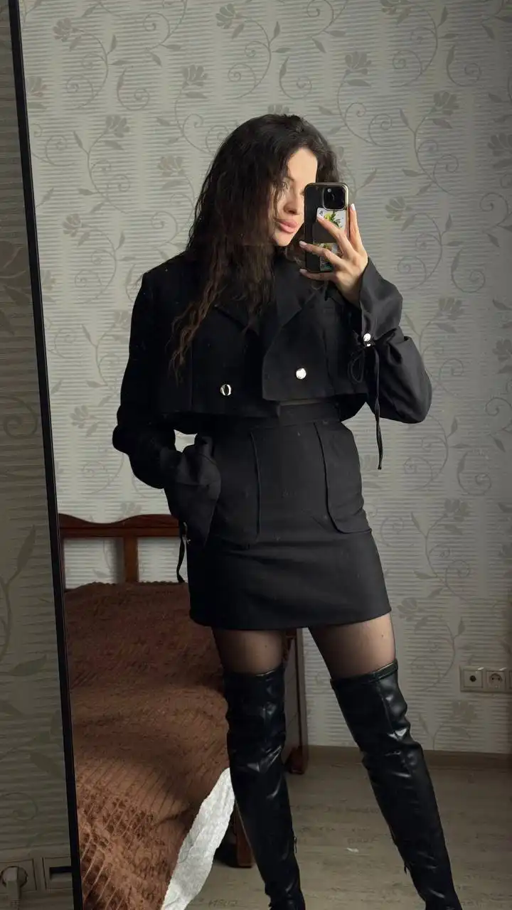 Костюм в размере S, надевала 1 раз