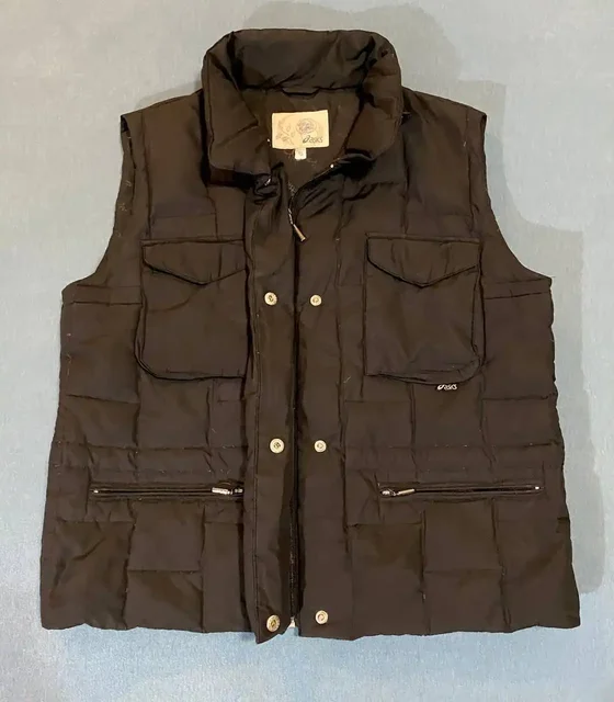 Стильный жилет Asics размер M - Одежда в Балашиха