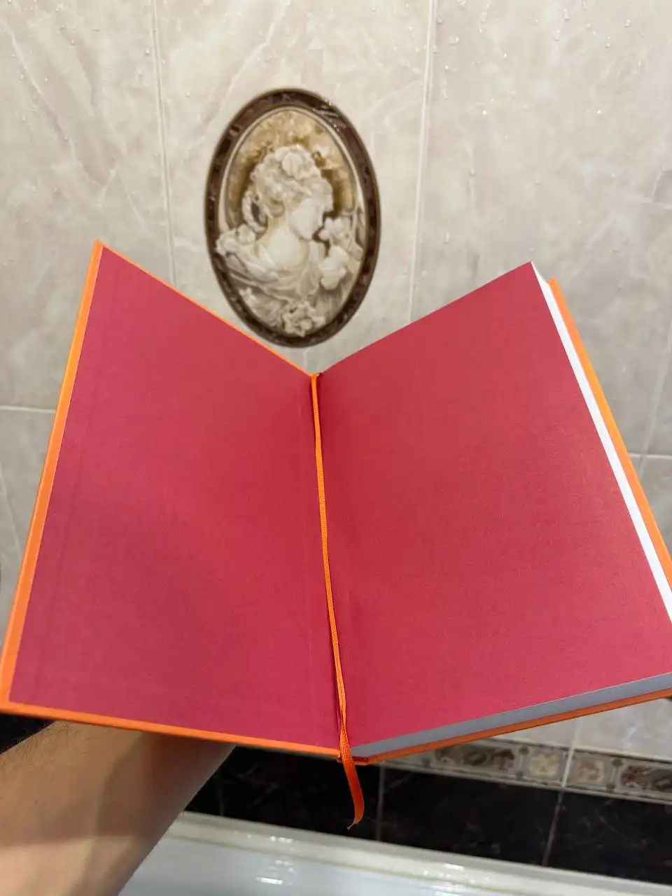 Продам книгу