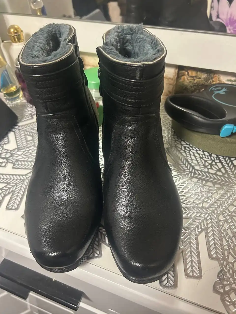 Продам новые ботинки 40 размера