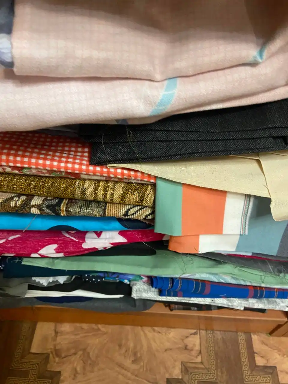 Ткани и журналы по шитью