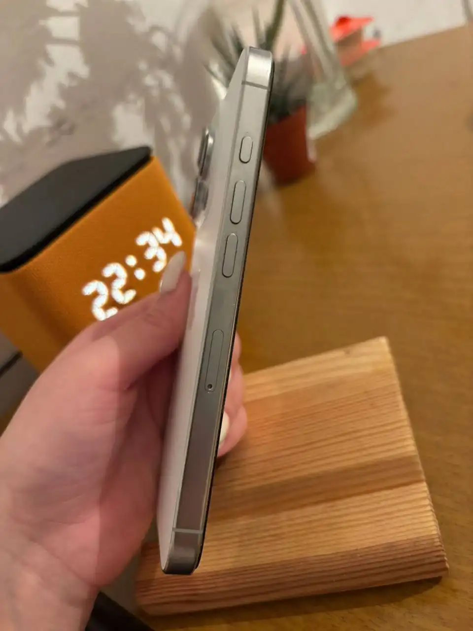 Продам iPhone 16 Pro 128GB