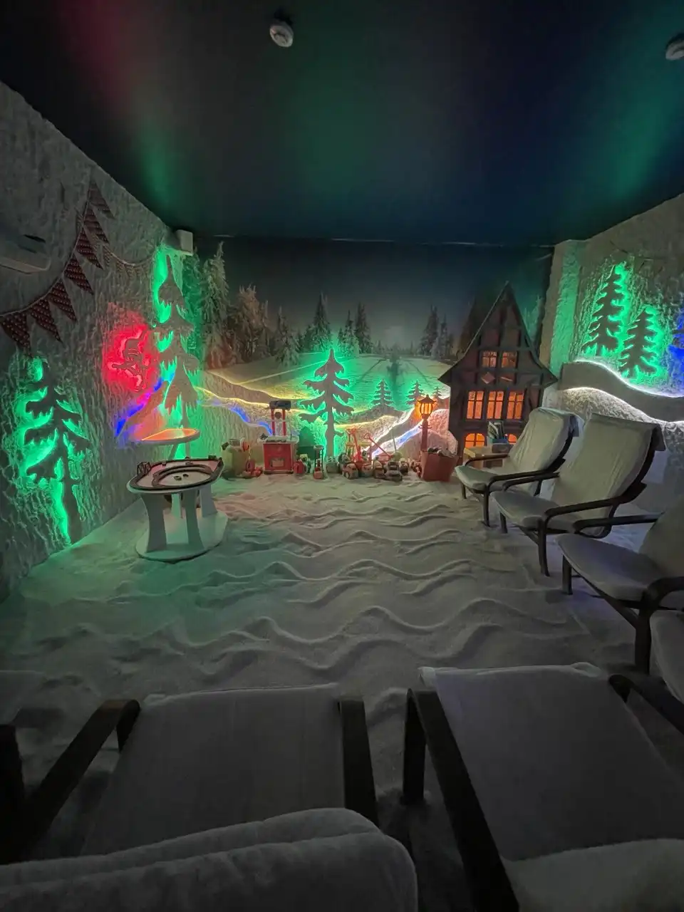 Соляная пещера: оздоровление для взрослых и детей