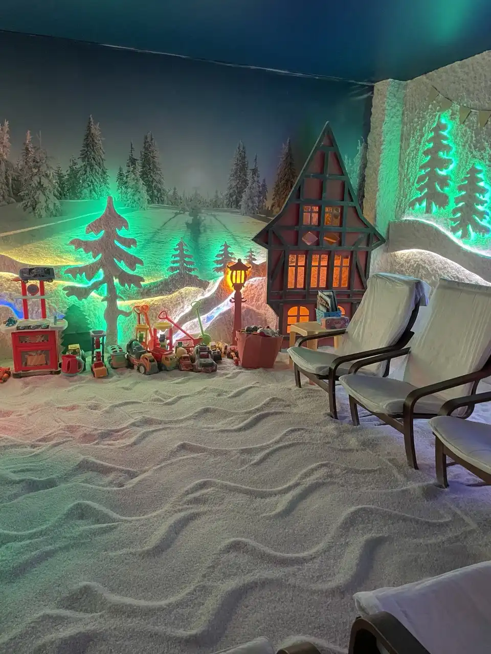 Соляная пещера: оздоровление для взрослых и детей