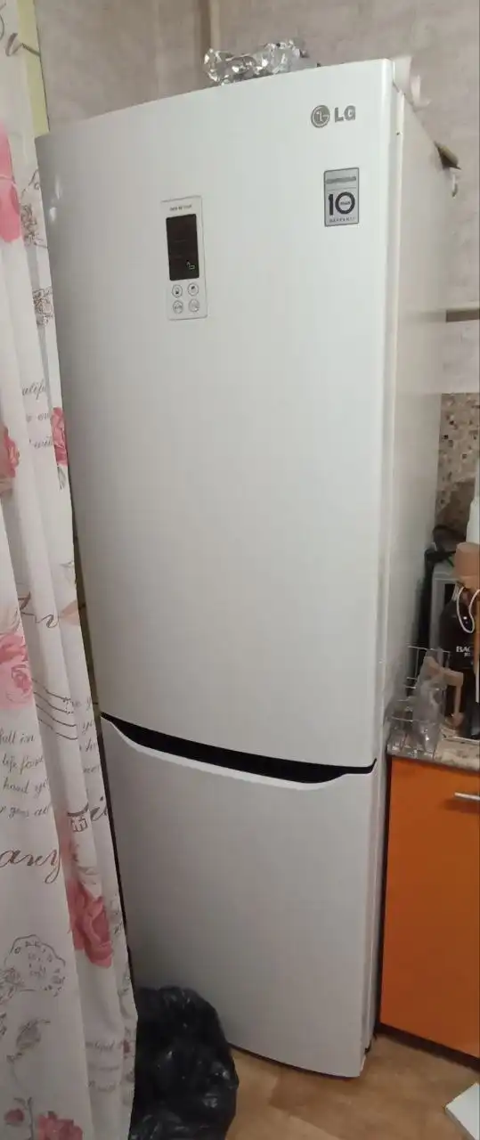 Холодильник LG полностью рабочий