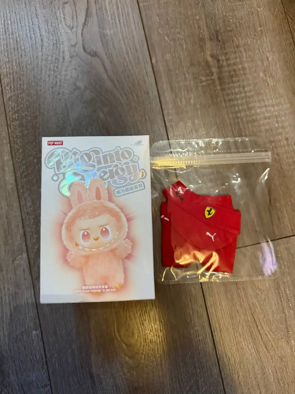 Лабубу новый, оригинал с костюмчиком