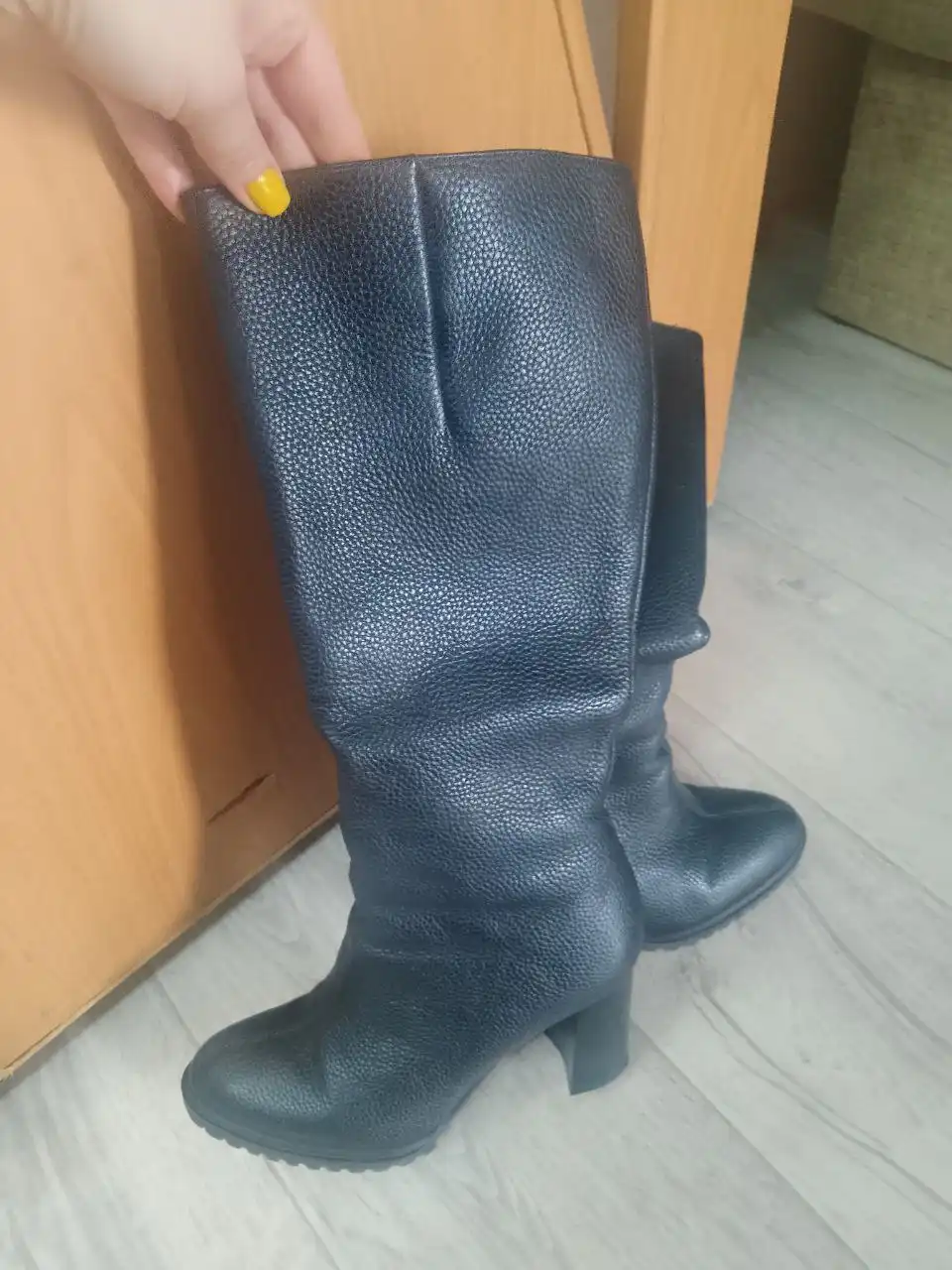 Кожаные сапоги на осень/весну размер 38