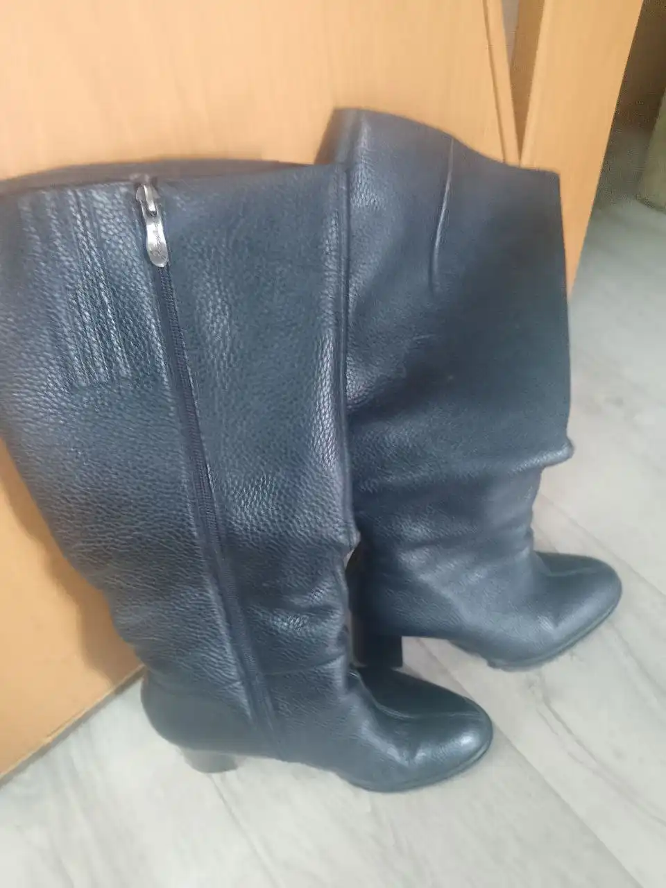 Кожаные сапоги на осень/весну размер 38