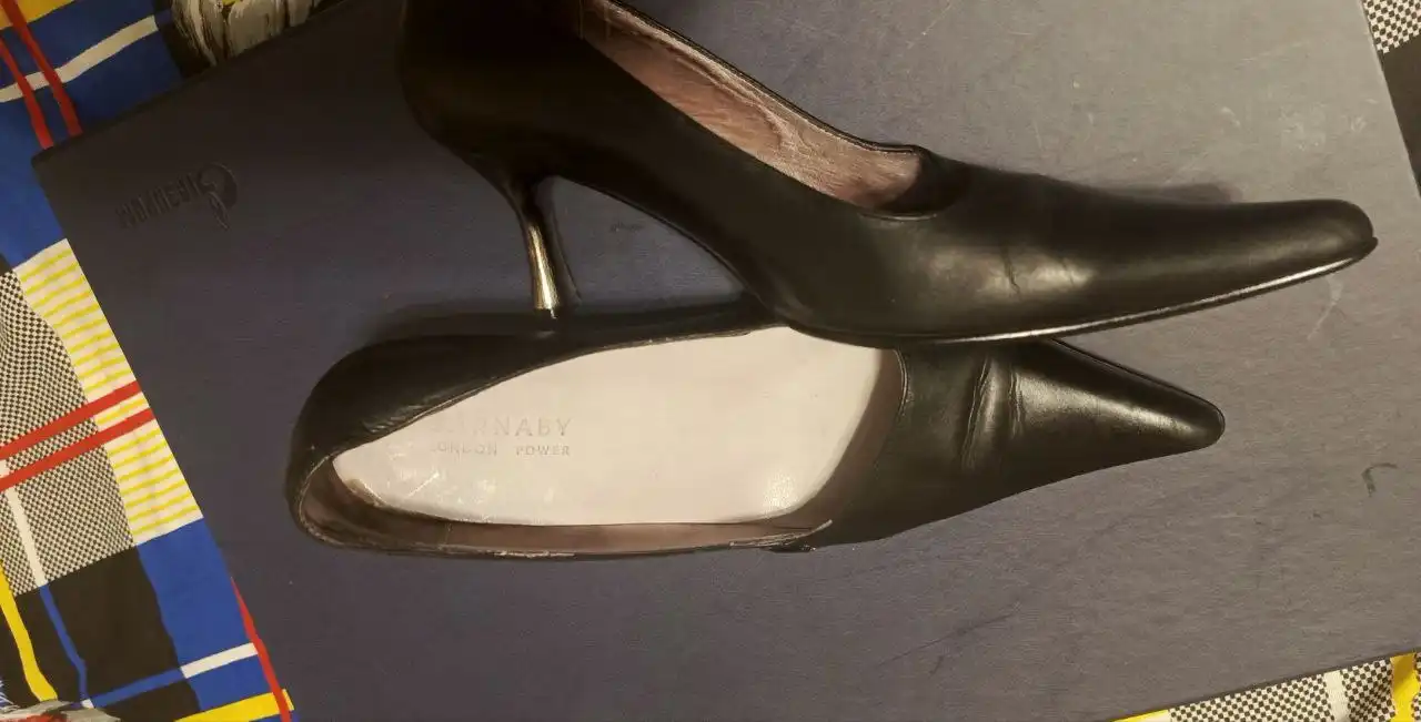 Туфли Carnaby черные кожаные 38 размер